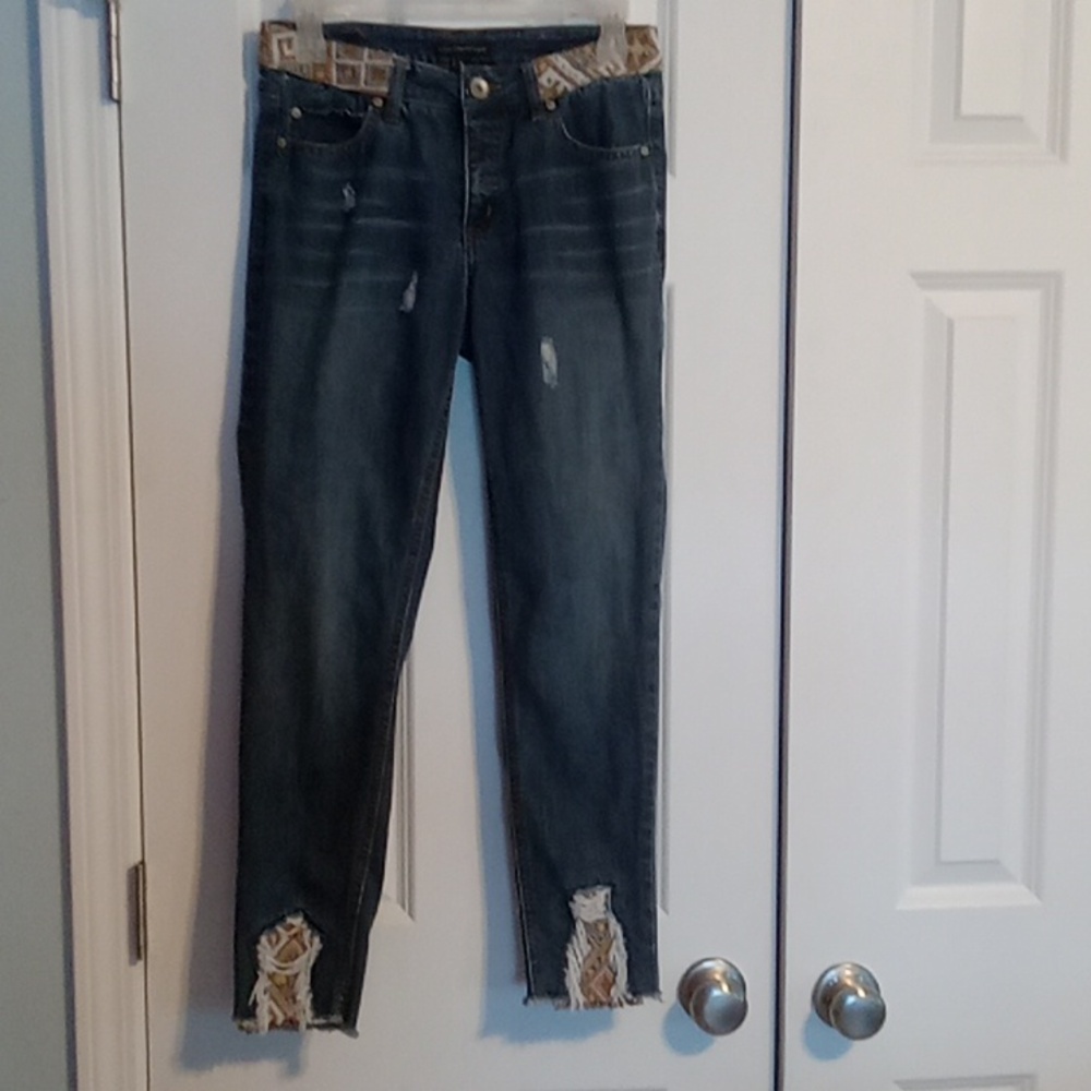 Signature Studio Blue Distressed Cropped Jeans